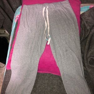 grey sweatpants